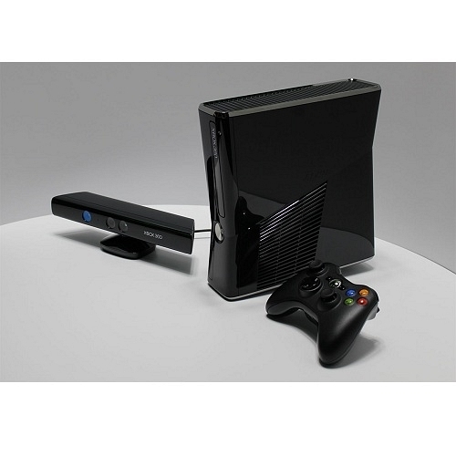 Xbox 360 4GB Oyun Konsolu + Kinect Sensor +  2 Oyun Hediye