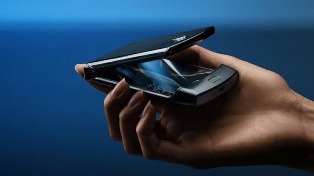 Katlanabilir Ekranlı Motorola Razr, Piyasaya Çıkıyor