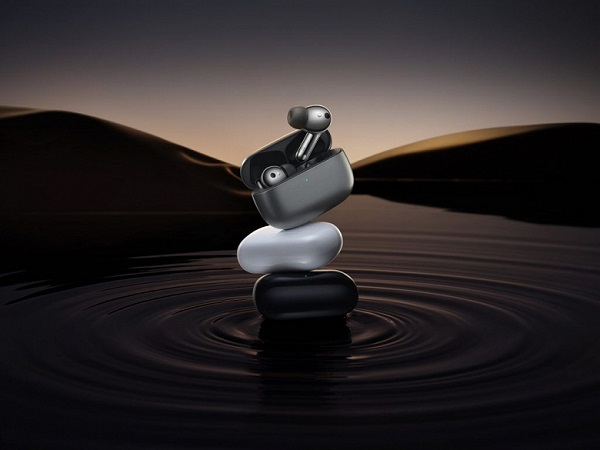 siyah, beyaz ve gri renk seçeneğine sahip Honor Earbuds 3 Pro modelleri