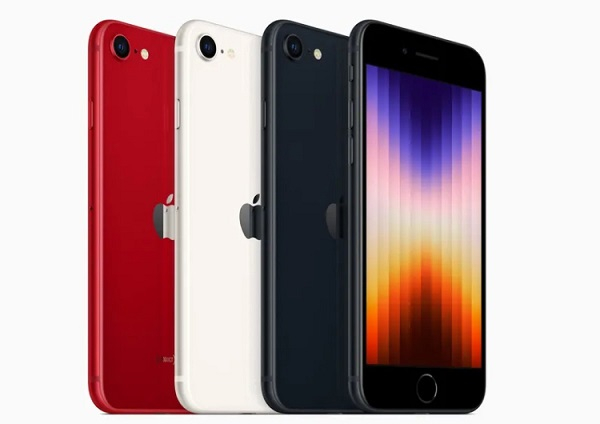 kırmızı, beyaz ve siyah renk seçeneklerine sahip iPhone SE 2022 modelleri