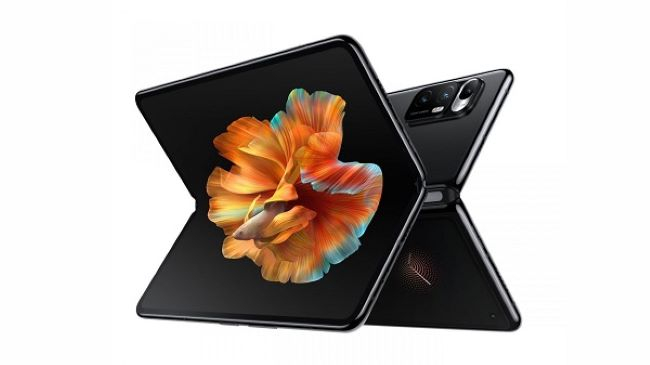 Xiaomi MIX Fold 2 ön ve arka kısmı