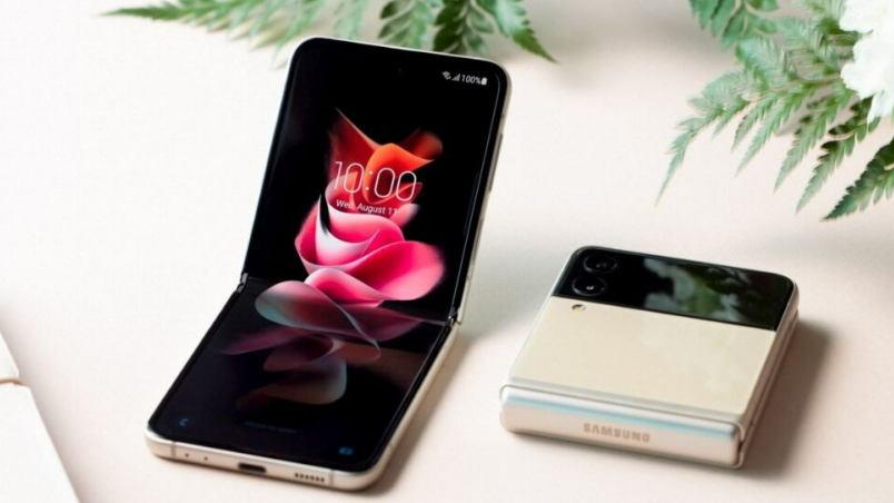 Galaxy Z Flip 3'e Ağustos Güncellemesi Geldi