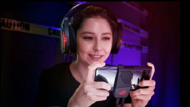 ASUS İlk Oyuncu Telefonununu Tanıttı