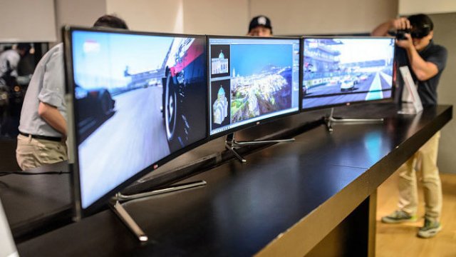 Samsung, İki Yeni Oyuncu Monitörünü Tanıttı