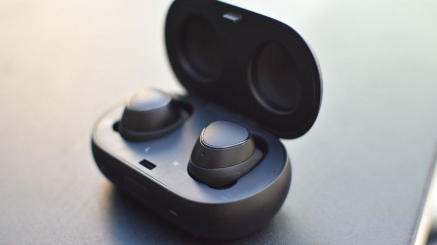 İşte Samsung’un Kablosuz Kulaklığı “Galaxy Buds”