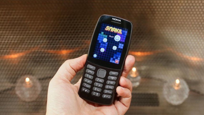 Yeni Nostaljik Cep Telefonu Nokia 210 Tanıtıldı