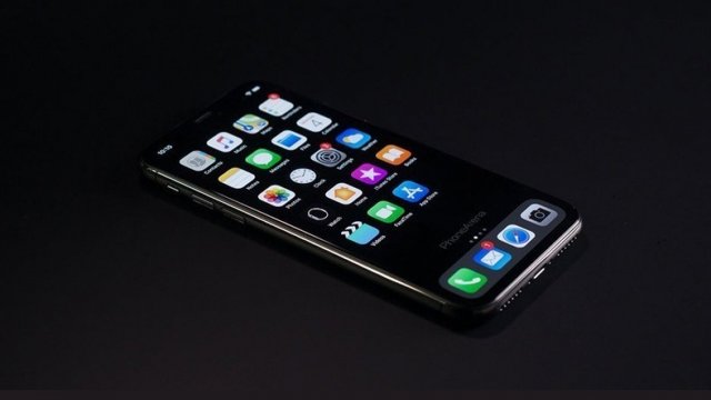 Karanlık Mod Yüklü iPhone 11’in Görüntüsü Ortaya Çıktı