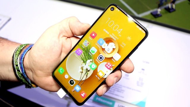 4500 mAh Kapasiteli Batarya Sahip HİSense U30 Tanıtıldı