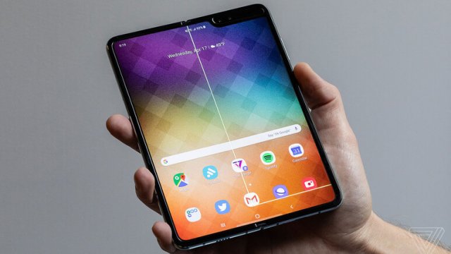 Galaxy Fold’un Katlanabilir Ekranı Bozuldu
