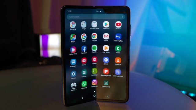 Galaxy Fold’un Ön Siparişleri Durduruldu