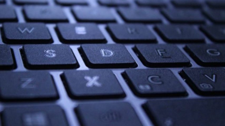 Çalışmayan Laptop Klavye Tuşları Nasıl Düzelir?