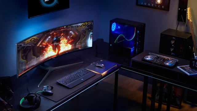 Curved Monitörler Hakkında Bilmeniz Gereken Her Şey