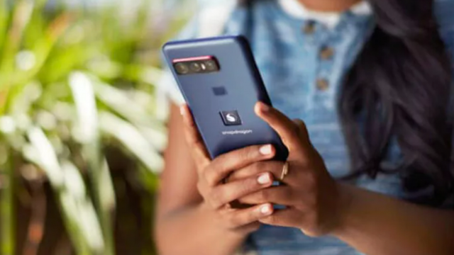 Qualcomm'un Akıllı Telefonu, Nihayet Güncelleme Aldı