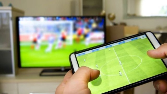 Telefon Televizyona Nasıl Bağlanır?