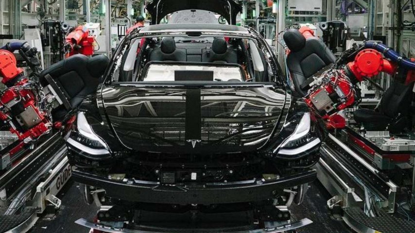 Tesla’nın üçüncü çeyrek raporları açıklandı! 365.923 araç üretildi