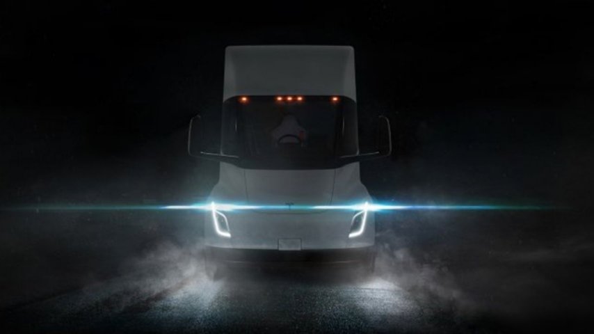 Tesla’nın ilk Semi tır teslimatı gerçekleşti!