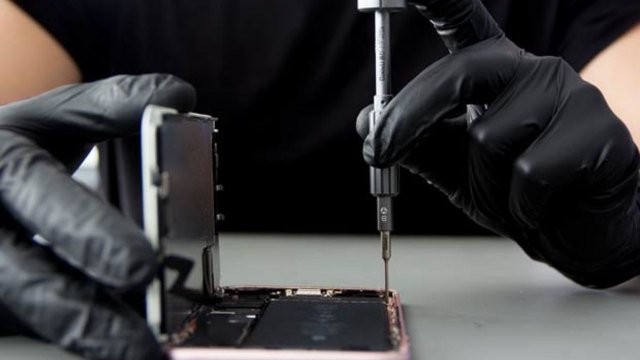 iPhone 11 Batarya Değişimi Nasıl Yapılır?