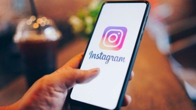 Instagram Yayın Kanalları Özelliği Nedir? 