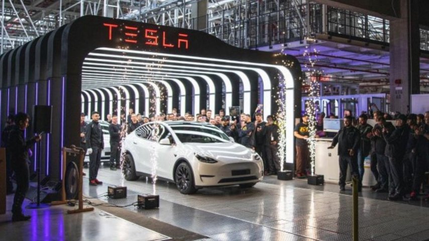 Tesla, Almanya'daki fabrikasında haftada 5000 araçlık üretim kapasitesine ulaştı