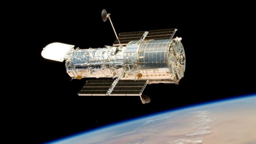 Hubble Uzay Teleskobunun Varlığı Uydular Sebebiyle Tehlikeye Girdi