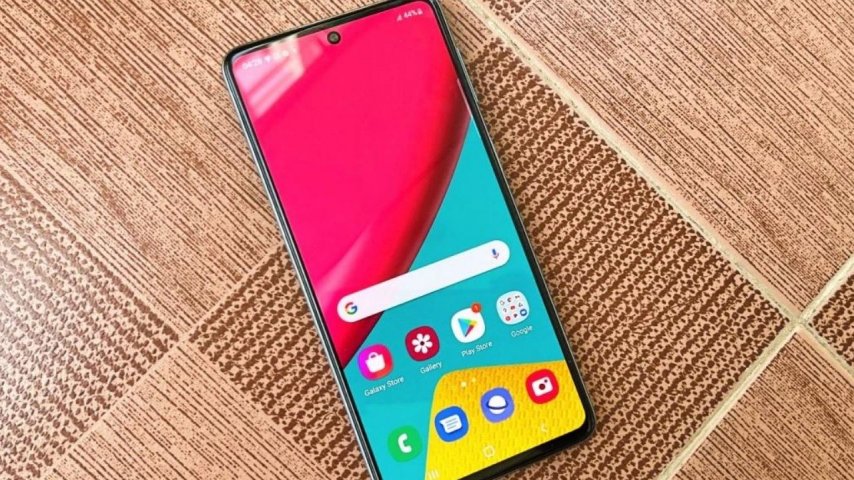 Samsung, Galaxy A54'ün Büyütülmüş Versiyonu Galaxy M54'ü Tanıttı