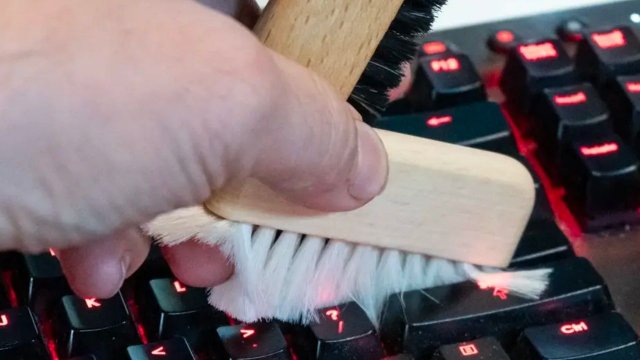 Klavyeler: Klavye Temizleme ve Bakımı Nasıl Yapılır?