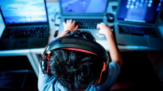 Kulaklıklar Hangi Kulaklıklar Çift Modlu ve Çoklu Bağlantı Özellikli?