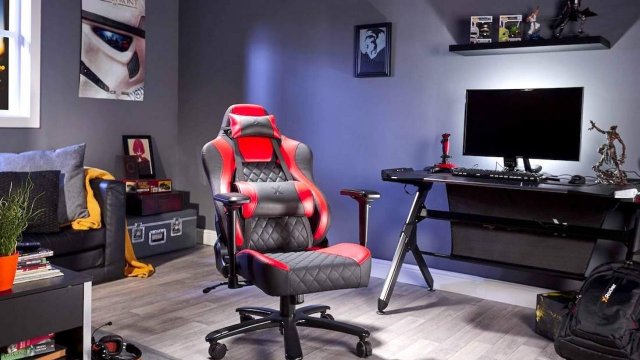 Oyuncu Koltukları Yüksek Sırtlı mı, Düşük Sırtlı mı Tercih Edilmeli?