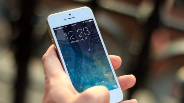 Apple, iPhone'u yapay olarak yavaşlattığı iddiasıyla açılan 2 milyar dolarlık davayı reddediyor!