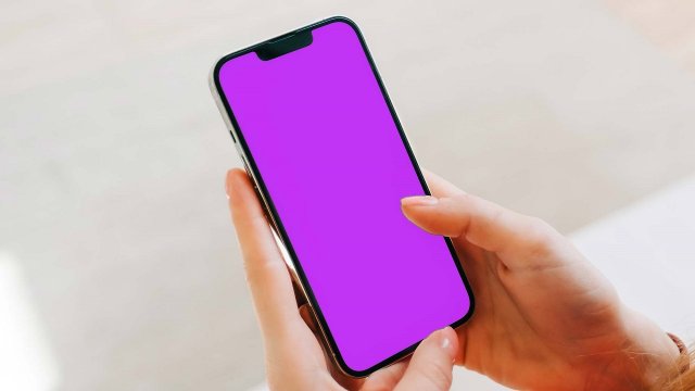 iPhone 13 Serisinde Pembe Ekran Sorunu ve Çözümleri