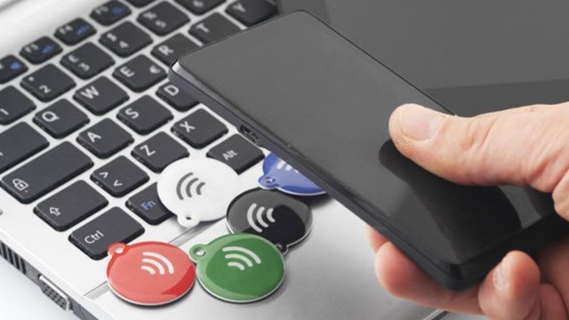 NFC Nedir ve Teknolojik Cihazlarımızı Nasıl Daha Akıllı Hale Getiriyor?