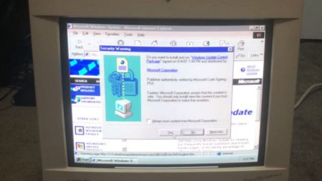Windows 95, Windows 98 ve Windows Me için güncellemeler yayınladı