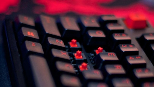 Profesyonel Oyun Oynamada Klavyedeki Özel Görevli Tuşların Önemi