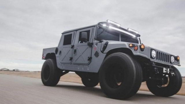 Tesla Motorlarıyla Çalışan Elektrikli Humvee Pikap Fiyatı 100.000 USD Oldu