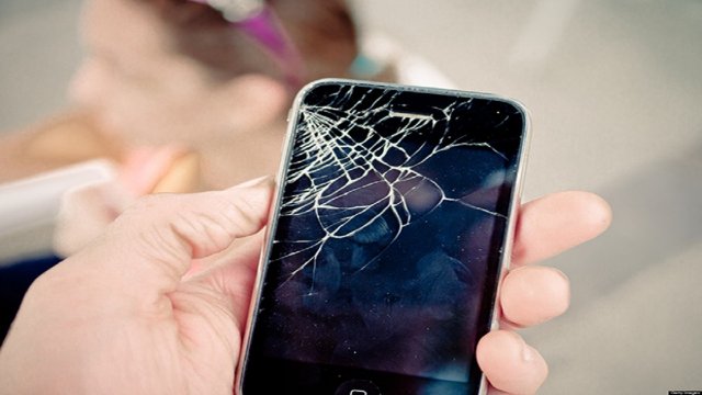 Akıllı Telefonlarda Ekran Kırılması: En Yaygın Nedenler ve Önlemler