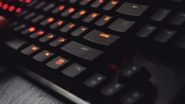 Oyun Tutkunları İçin Klavyedeki Özel Görevli Tuşların Rolü