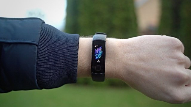 Akıllı Bileklik Önerileri Sağlık ve Fitness Takipçileri İçin En İyi Seçenekler