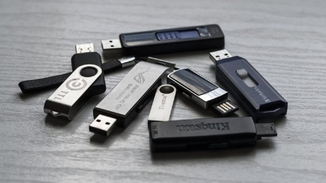 Flash Bellek mi, SSD USB Bellek mi? Hangisi Daha Üstün?