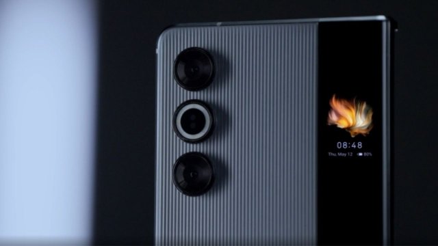 Tecno, Phantom V Flip 5G katlanabilir akıllı telefonunu 22 Eylül'de Singapur'da piyasaya sürecek