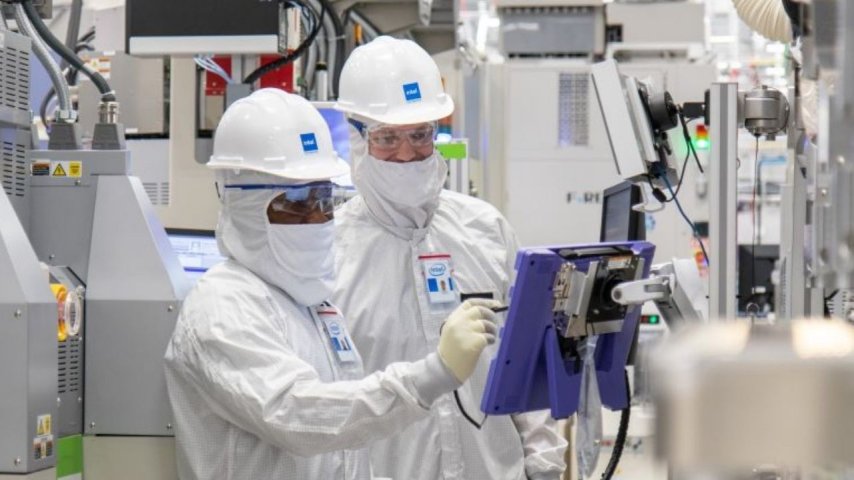 Intel'in İrlanda fabrikası seri üretime başlıyor