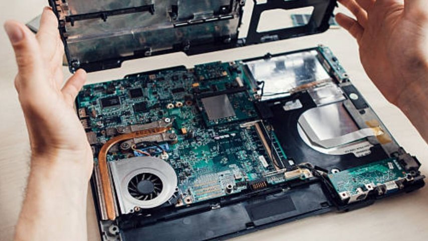 5 Maddede Laptop Anakartı Sökme ve Temizleme