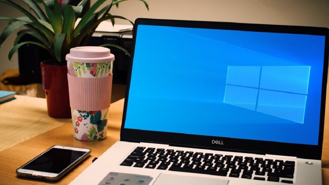 Windows 10’da Ekran Mucizesi: Tek Tuşla Çift Ekran Konforu!