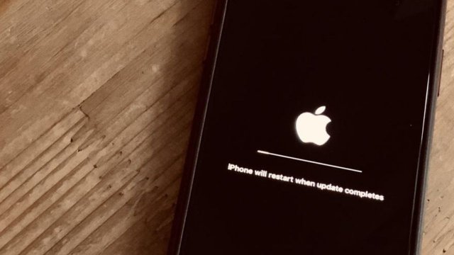 iPhone Güncellemesi Neden Takılıyor?