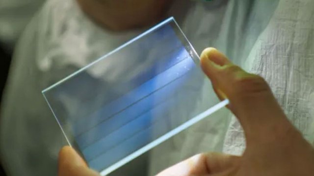 Microsoft'tan 1000 yıldan fazla ömürlü cam depolama aygıtı