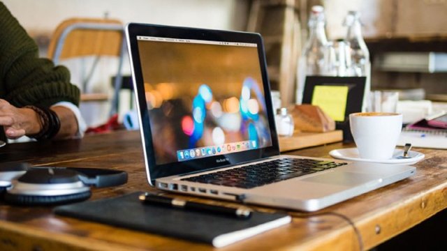 Laptopunu Sarjda Kullanmanın Zararları ve Avantajları