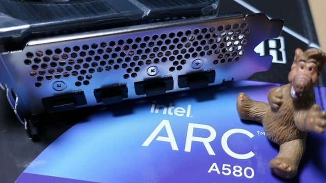 1 yıl önce duyurulan Intel Arc A580 sonunda raflarda!