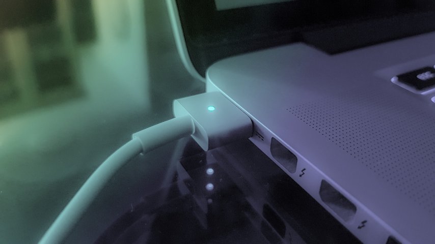 Sarjda Laptop Kullanımı: Batarya Ömrüne Etkileri Nelerdir?