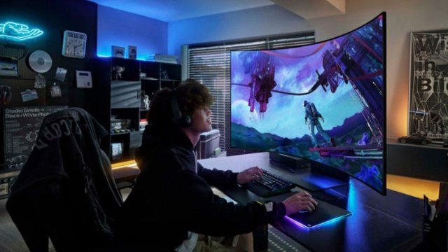 Samsung, 2. nesil Odyssey Ark 2nd Gen monitörü raflara soktu