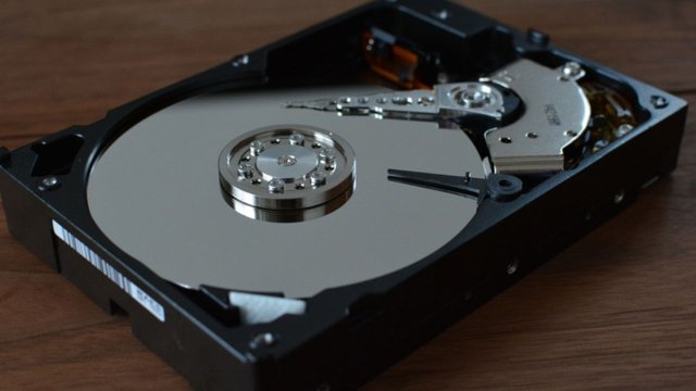 HDD üretimi yapan firmalar fabrikaları kapatmaya başladı