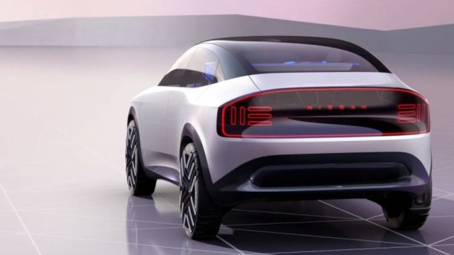 Sağdan direksiyonlu İngiliz malı Nissan elektrikli otomobiller geliyor